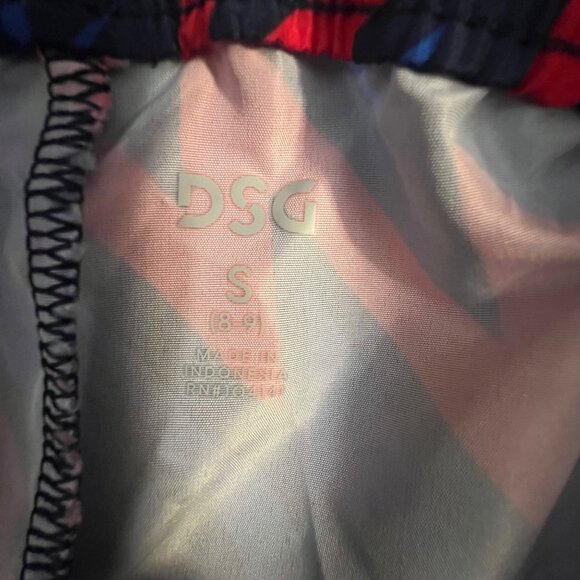 DSG Youth Athletic Fit Train Shorts, Small, Red &‎ Blue Zigzag Pattern - Picture 5 of 9